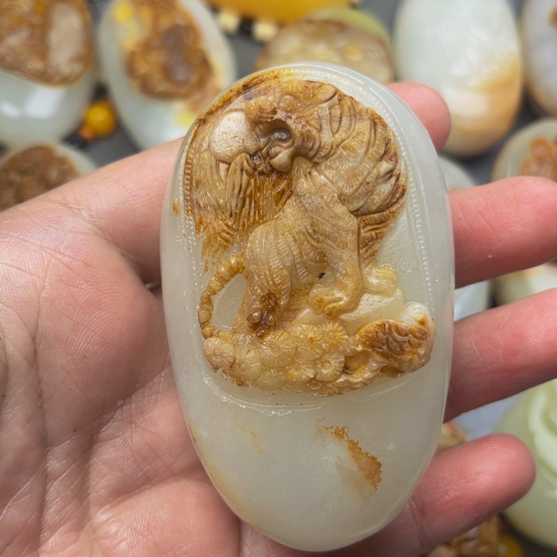 石材方解石手把件虎