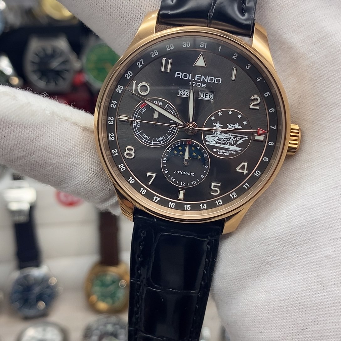 东***易罗兰度战舰系列机械机芯