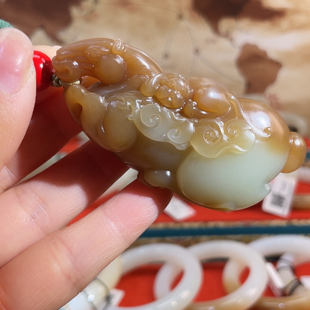 和田玉（糖玉）未镶嵌颈饰