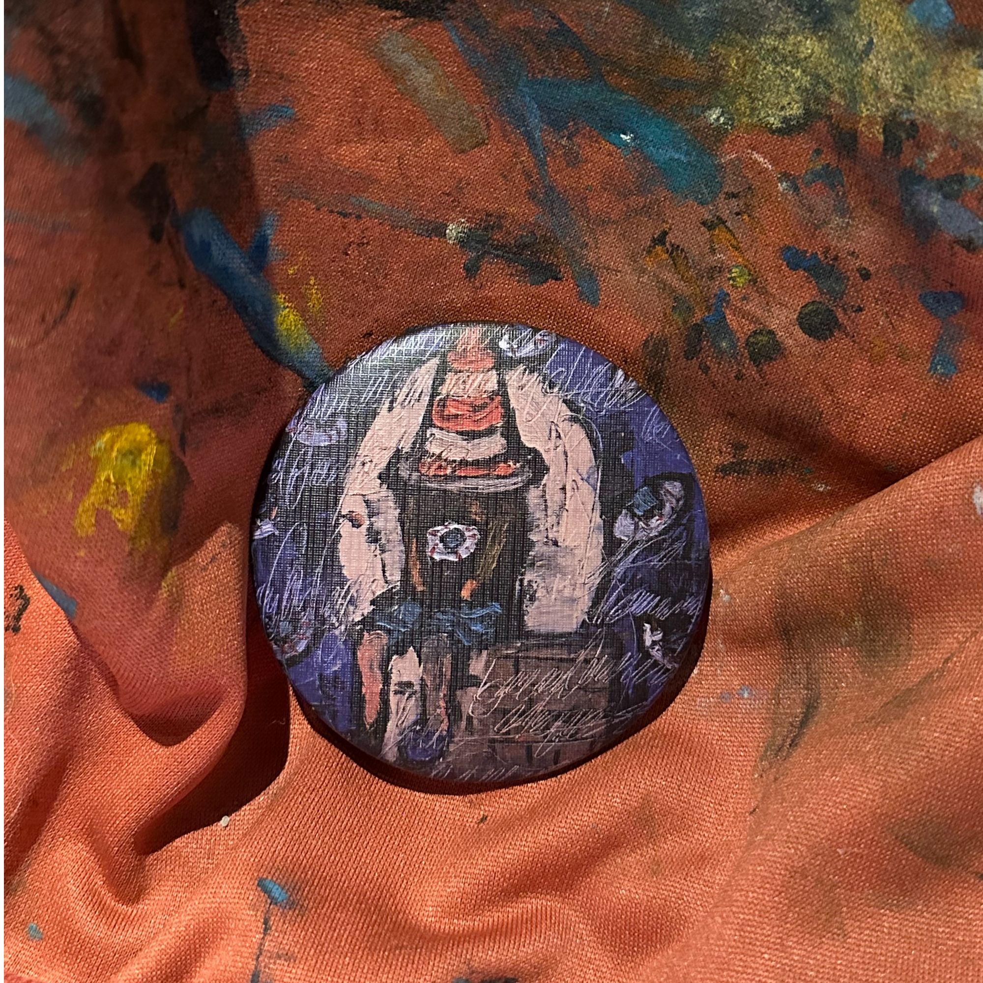 带草莓签名《路障KAFEI》胸针徽章