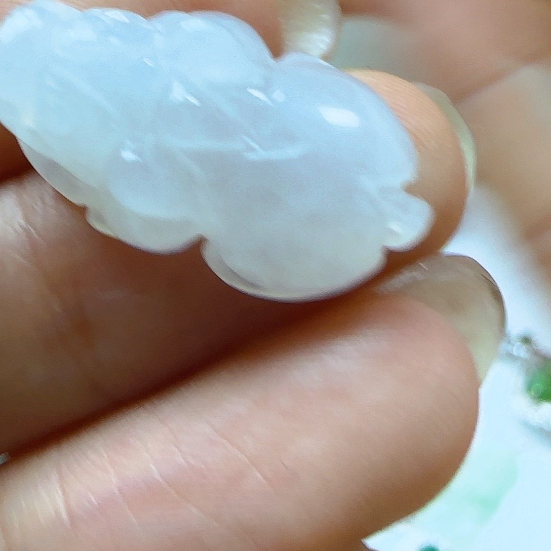 翡翠颈饰18K金镶嵌翡翠99