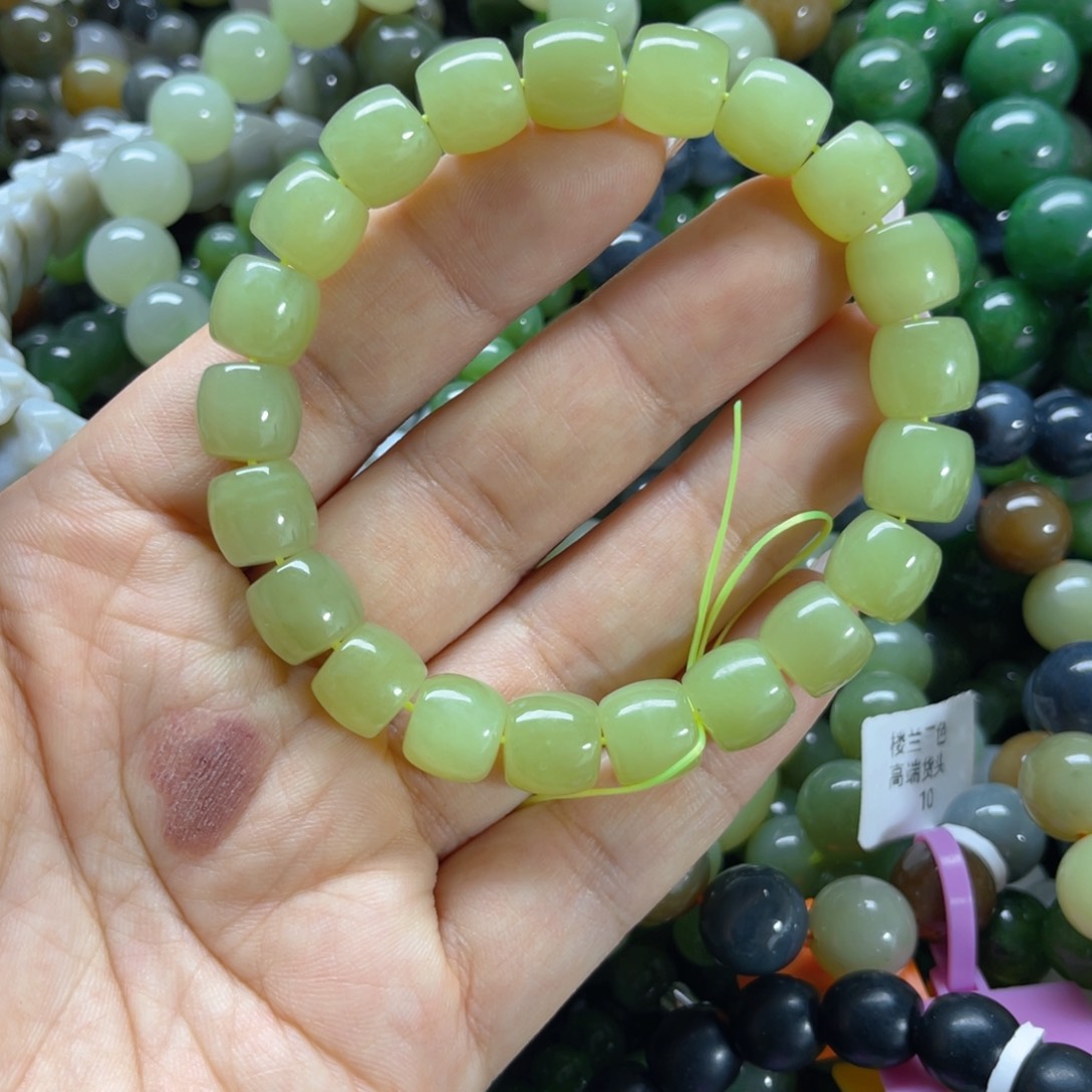 和田玉未镶嵌手串