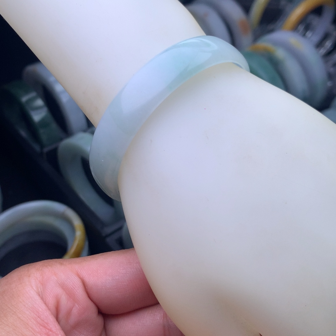 翡翠未镶嵌手镯手镯