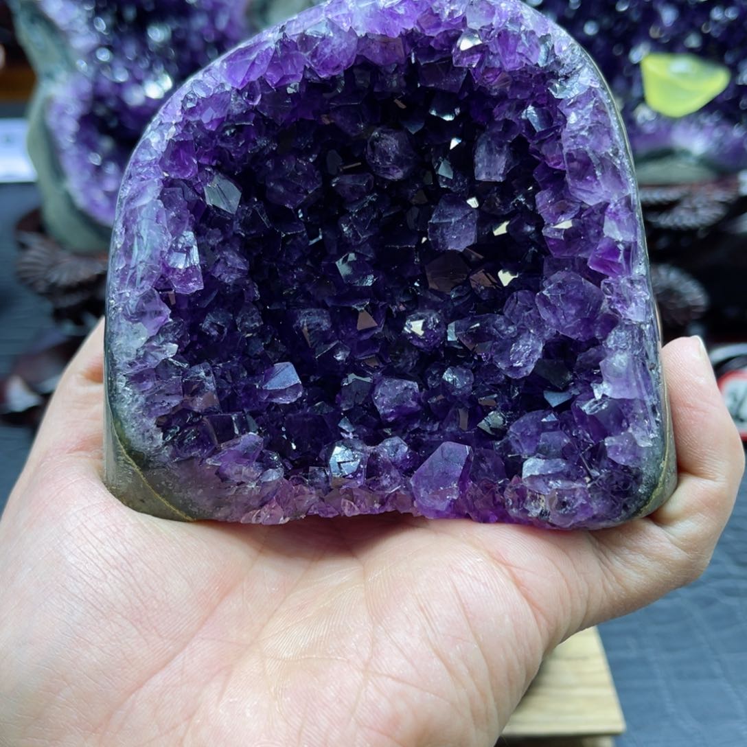 紫晶大型摆件（非配饰）未镶嵌