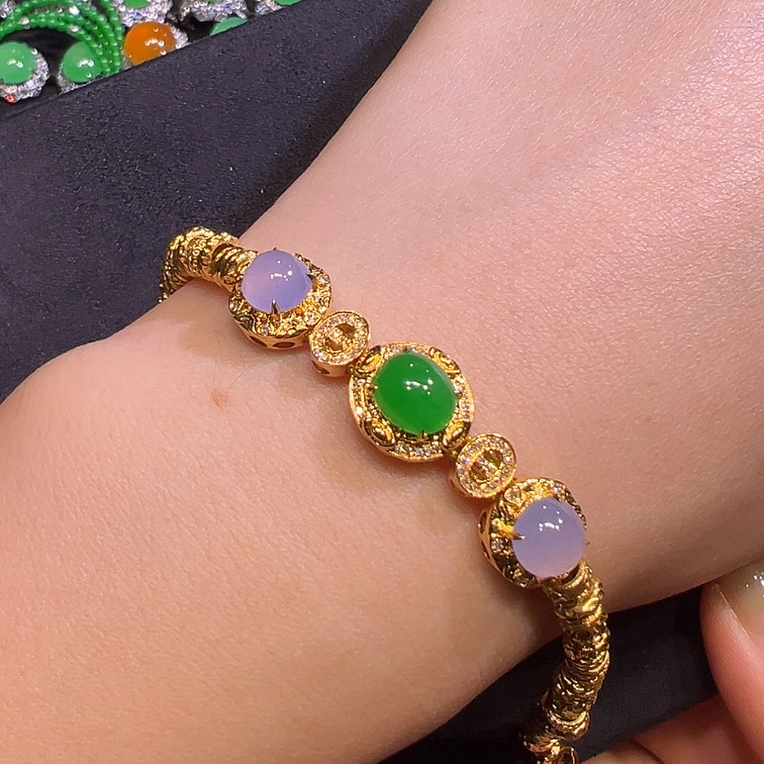 翡翠18K金镶嵌手链蛋面