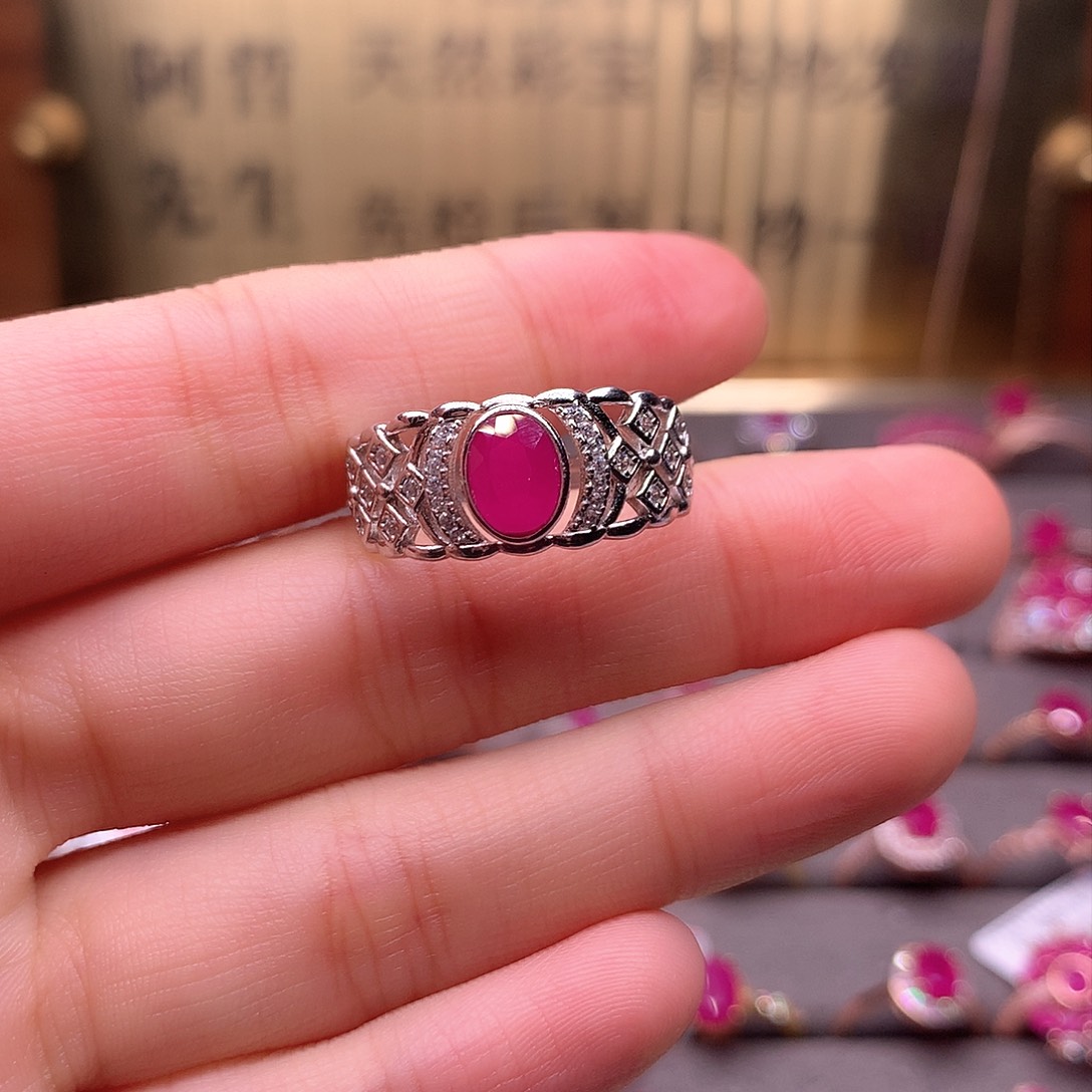 红宝石戒指银S925镶嵌最***?