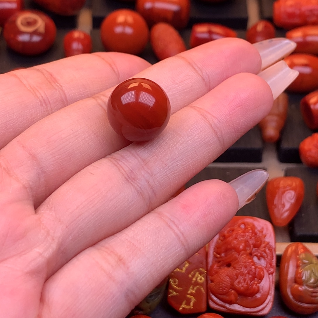 南红玛瑙未镶嵌川料原矿高品圆珠14.5mm