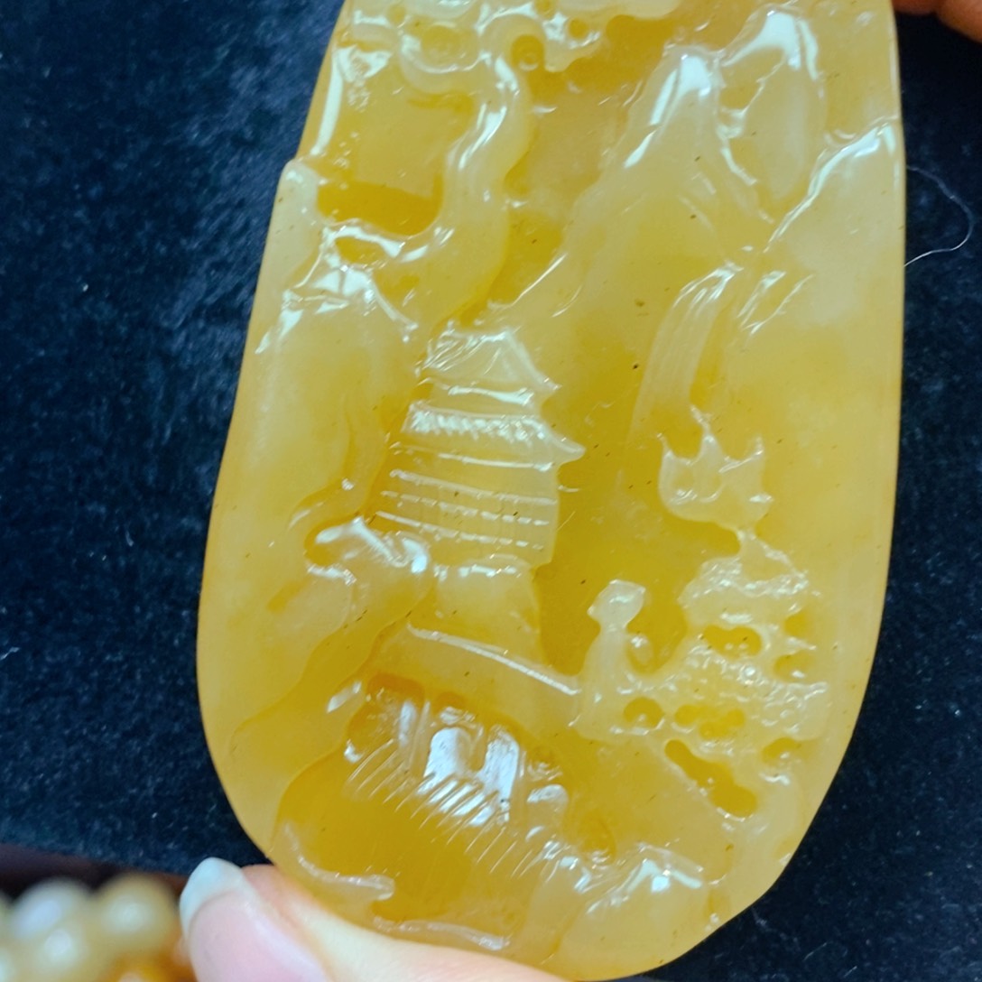 未镶嵌石英质玉（黄龙玉）项链