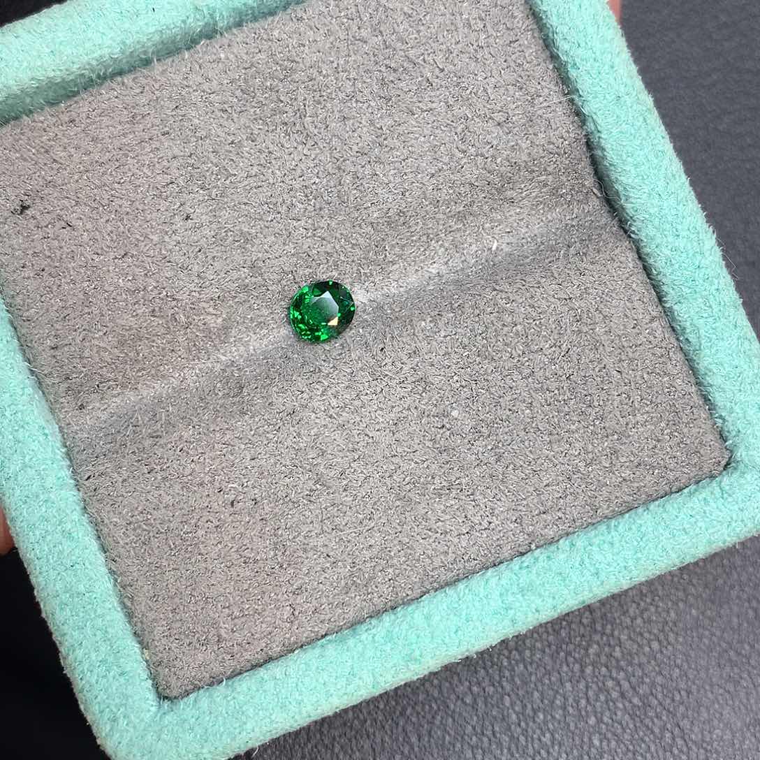 石榴石（沙弗莱）裸石未镶嵌