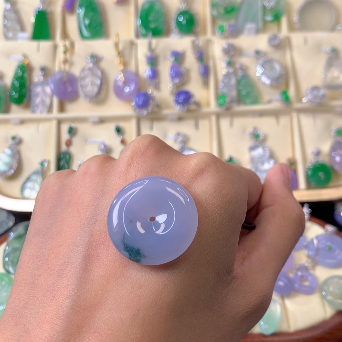 翡翠颈饰未镶嵌裸石