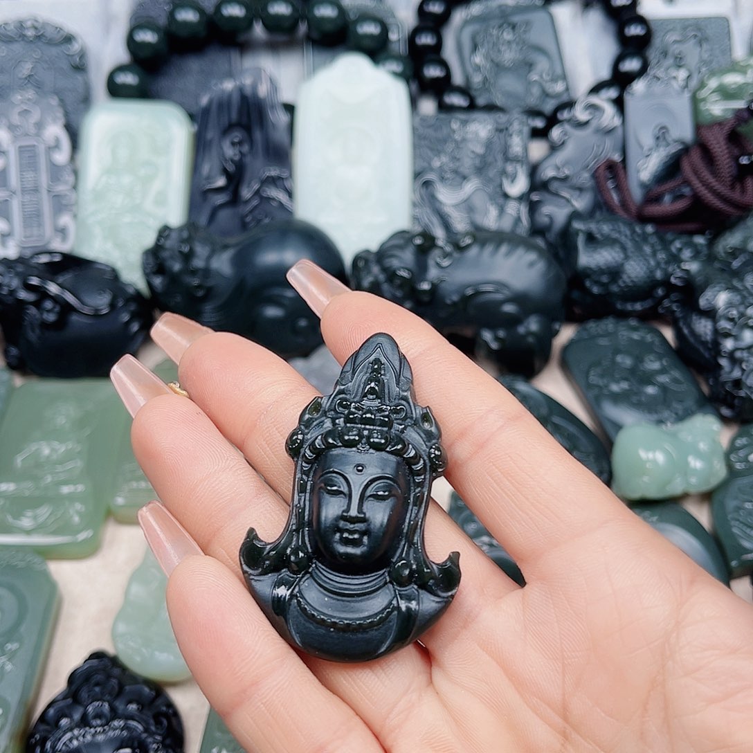 和田玉颈饰未镶嵌