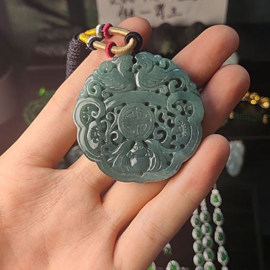 翡翠未镶嵌颈饰仿古牌