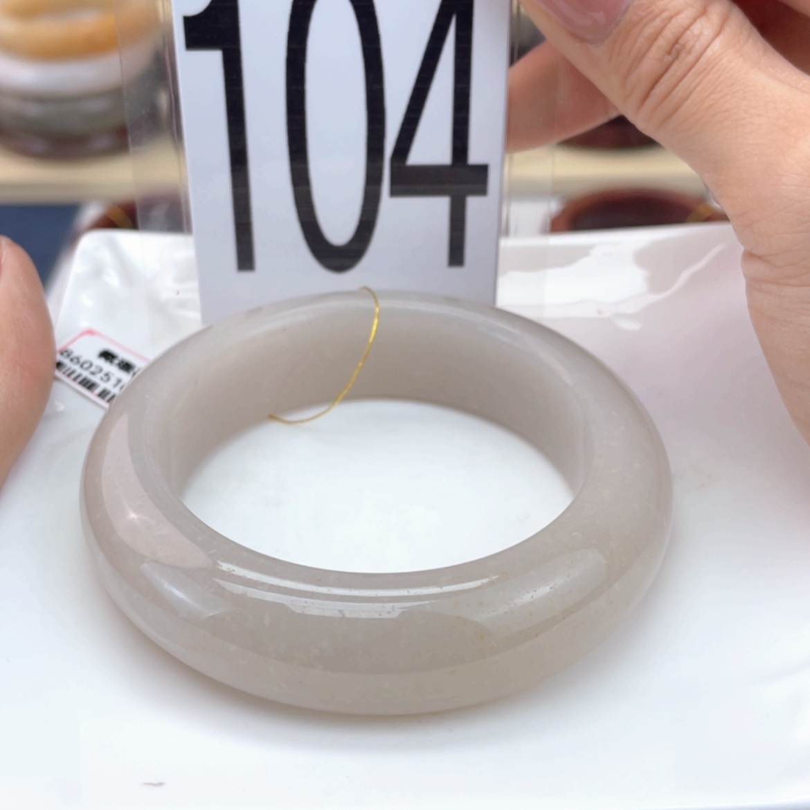 【闪购商品】石英质玉手镯未镶嵌
