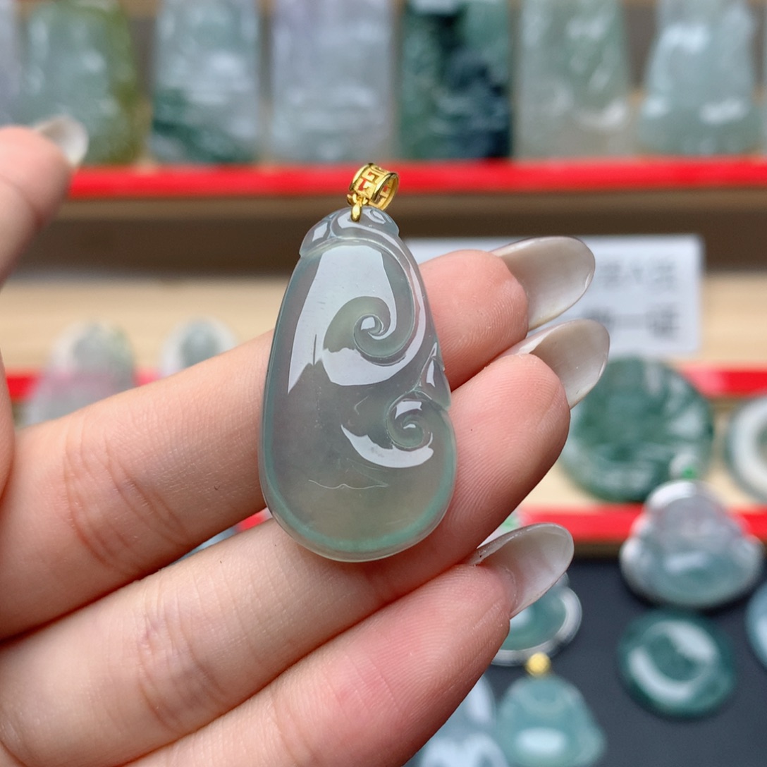 翡翠颈饰18K金镶嵌伊**.如意