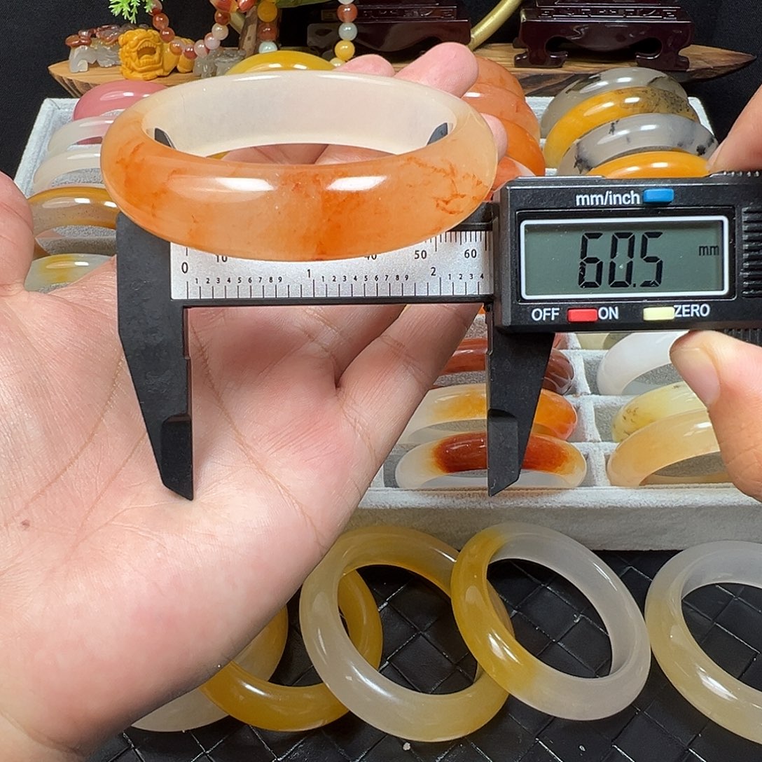 石英质玉（黄龙玉）未镶嵌手镯