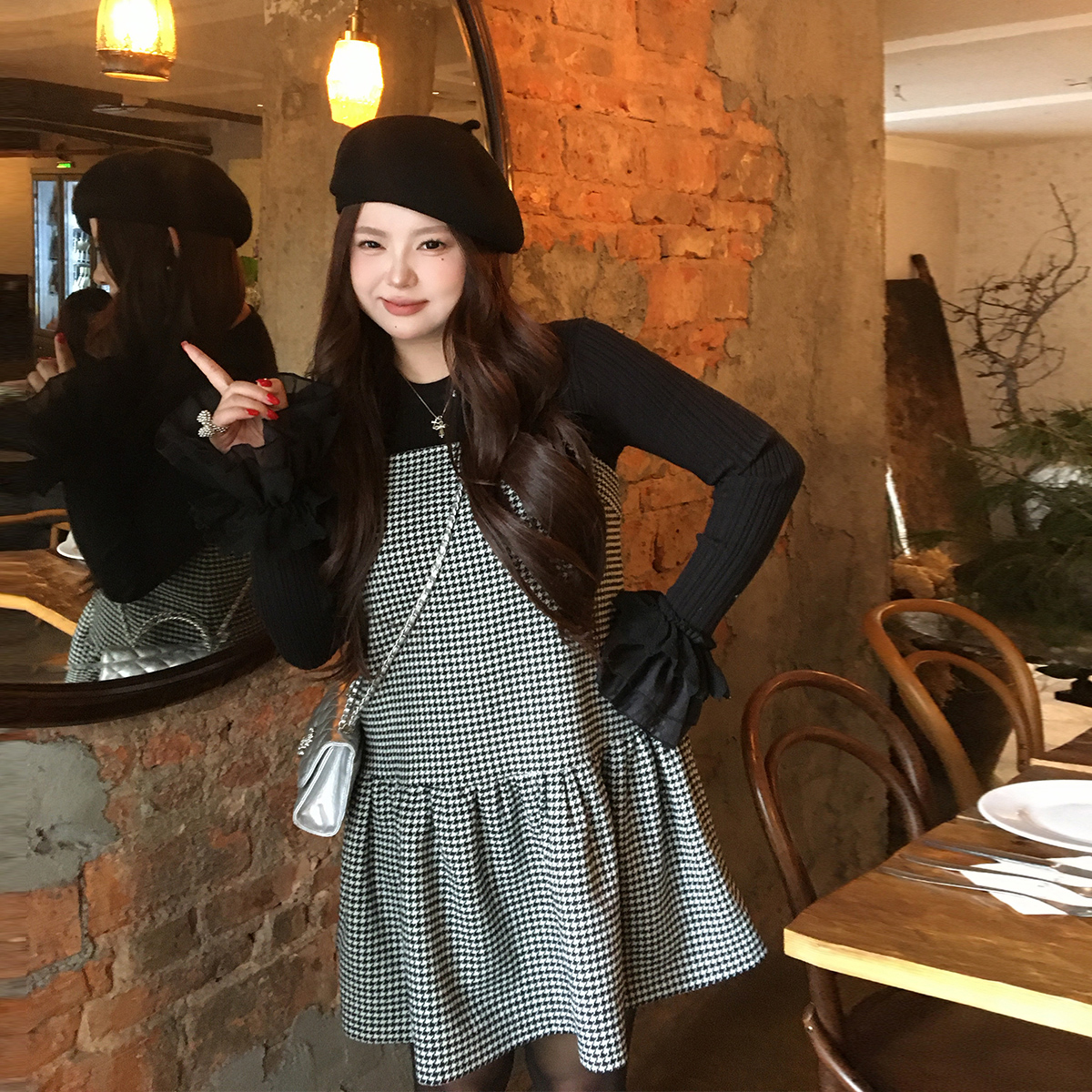 王葡萄微胖mm千鸟格蝴蝶结吊带连衣裙秋冬新款毛呢背心裙女DM1426