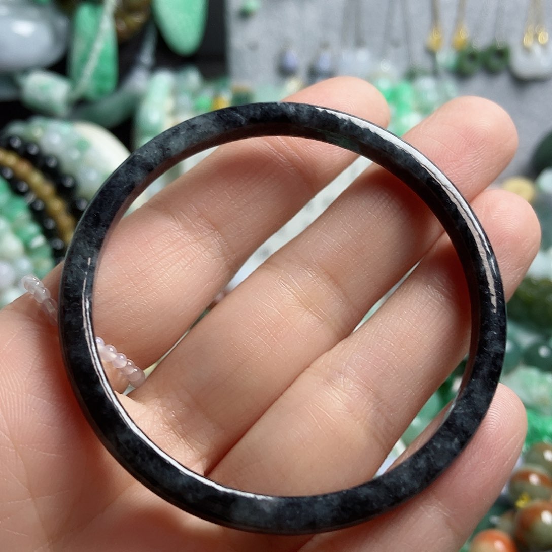 翡翠颈饰未镶嵌52圈口