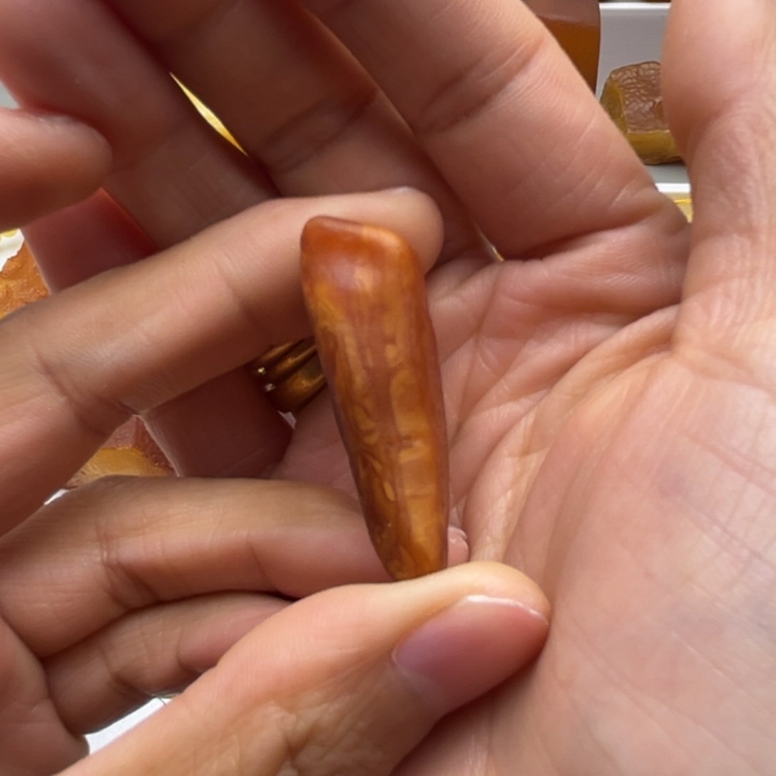 定制琥珀未镶嵌蜜蜡定制勾玉