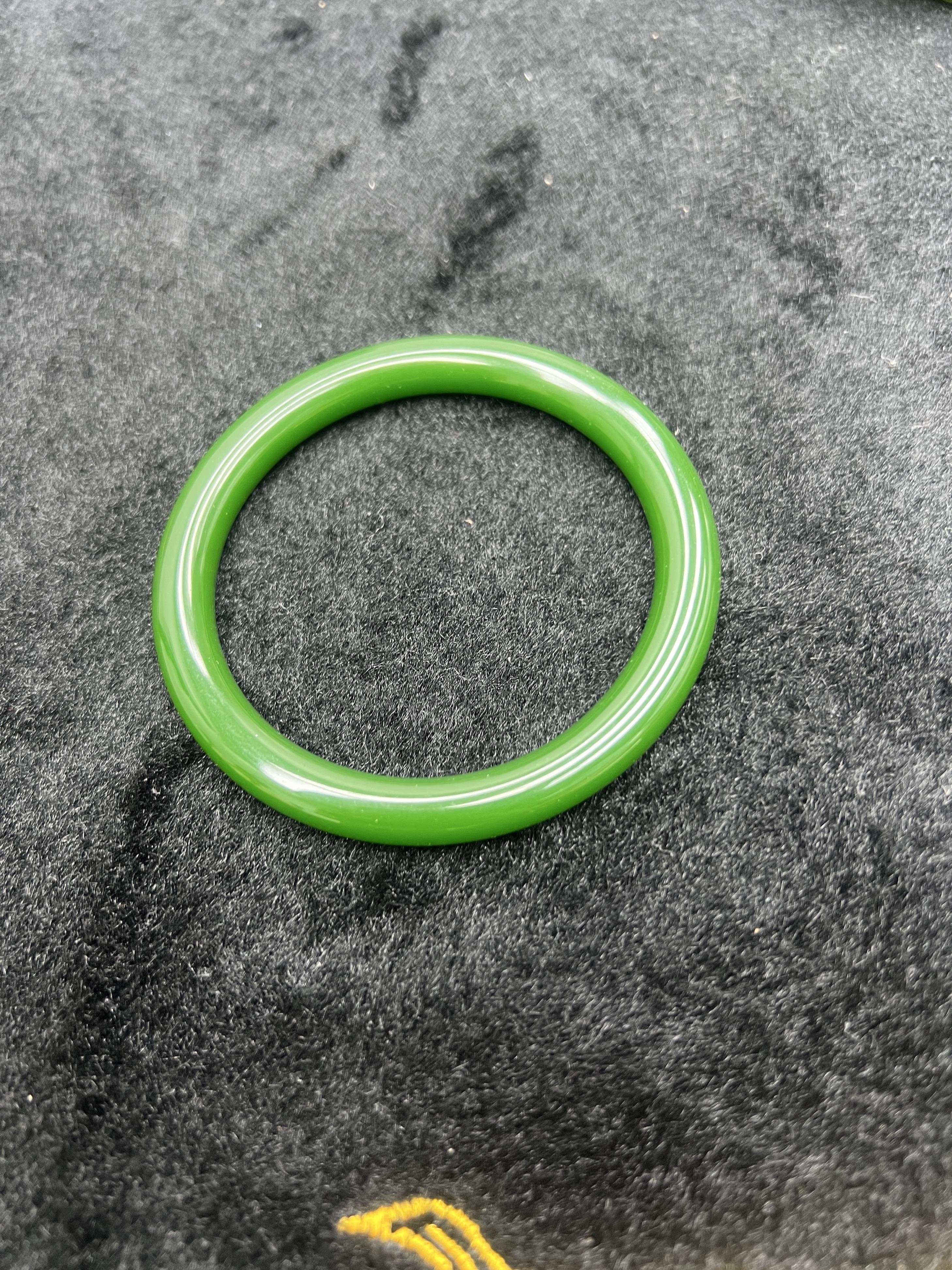 705俄罗斯老坑菠菜绿璧玉圆条手镯-发货多样性