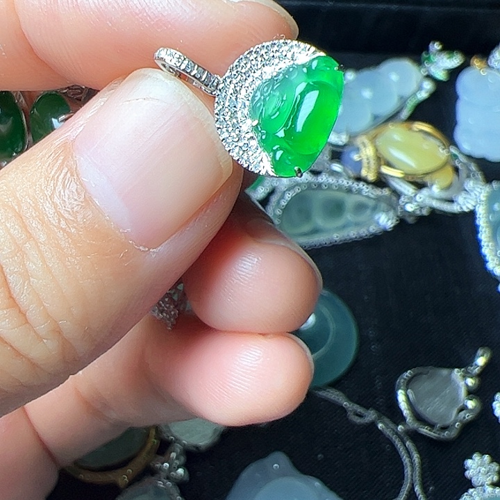 翡翠18K金镶嵌吊坠(不含链)