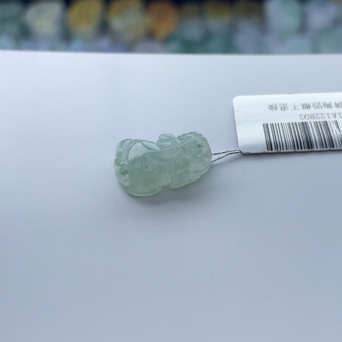 翡翠颈饰未镶嵌何****。貔貅