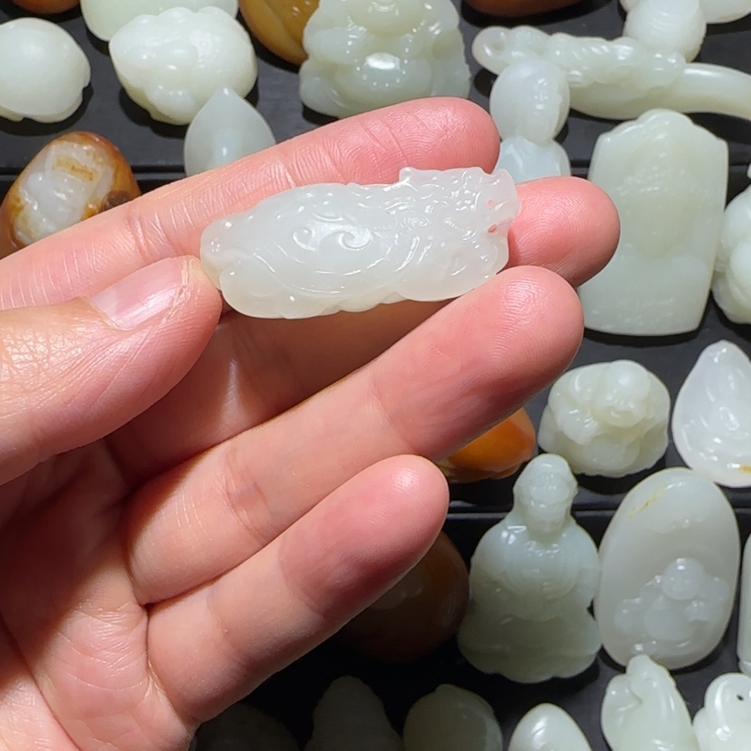 和田玉未镶嵌颈饰