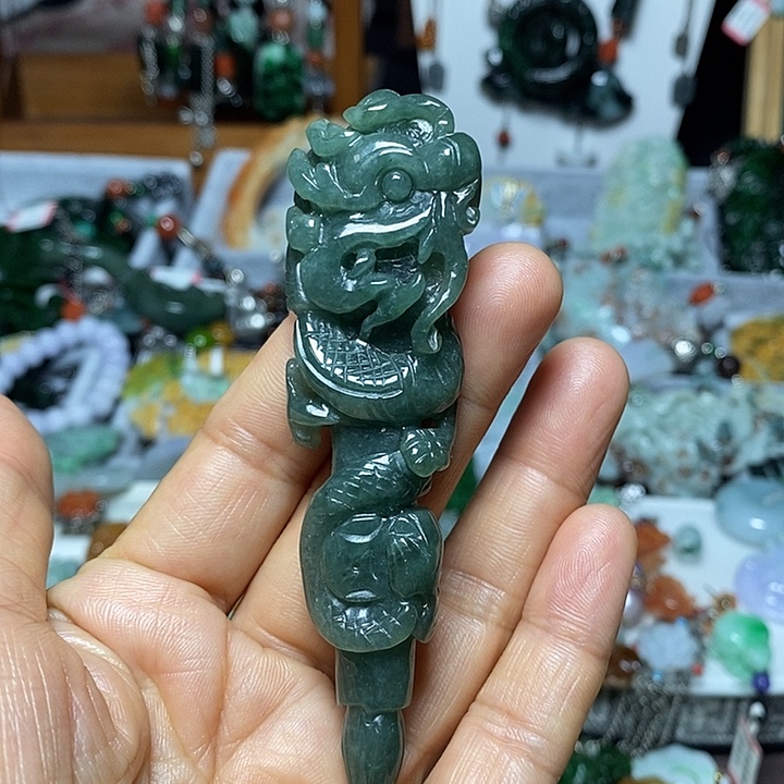 翡翠未镶嵌吊坠(赠链)