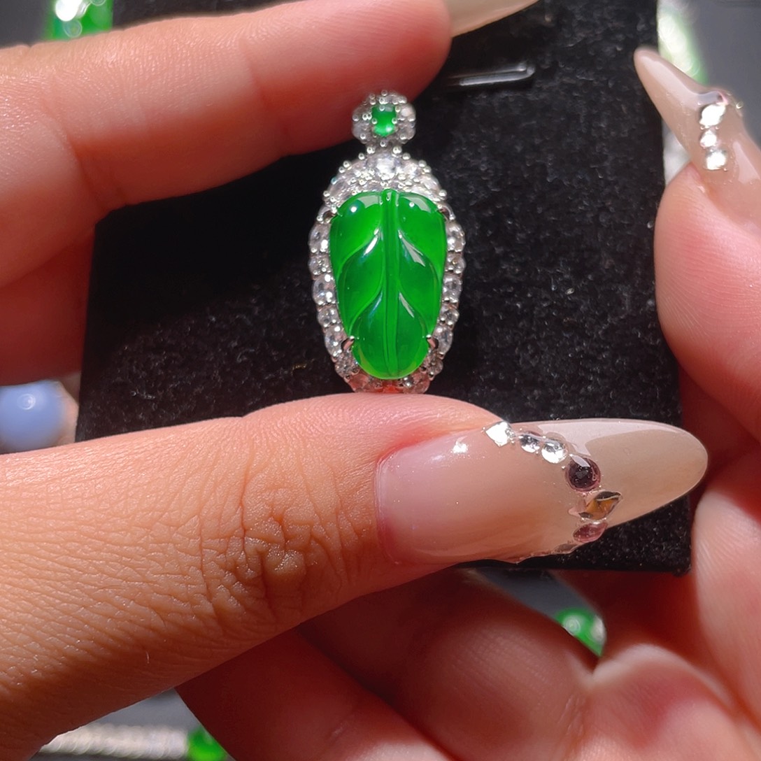 翡翠颈饰未镶嵌W*Q叶子