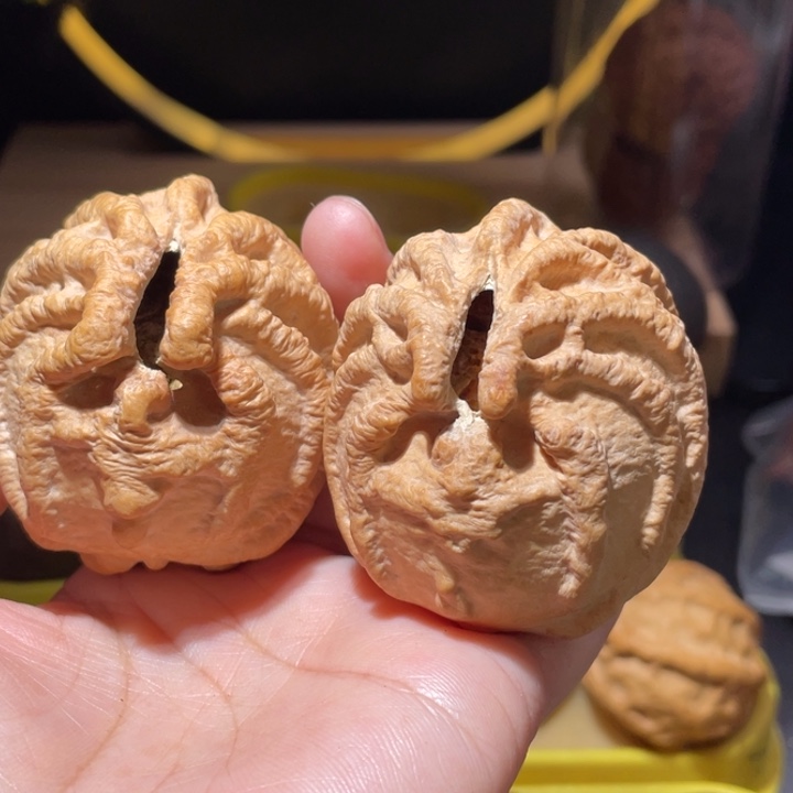 桃核把件鬼脸乾坤核51