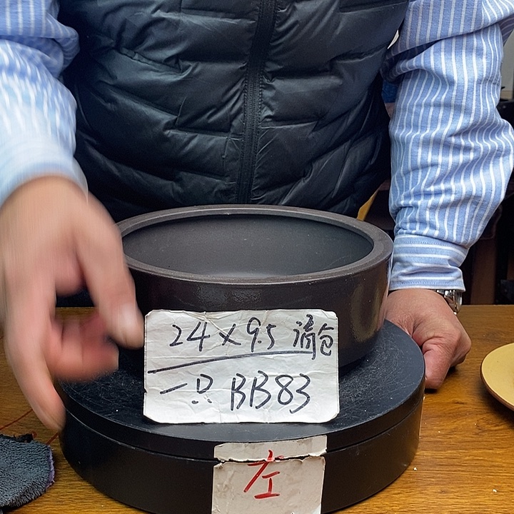 紫砂花盆货号一只BB83