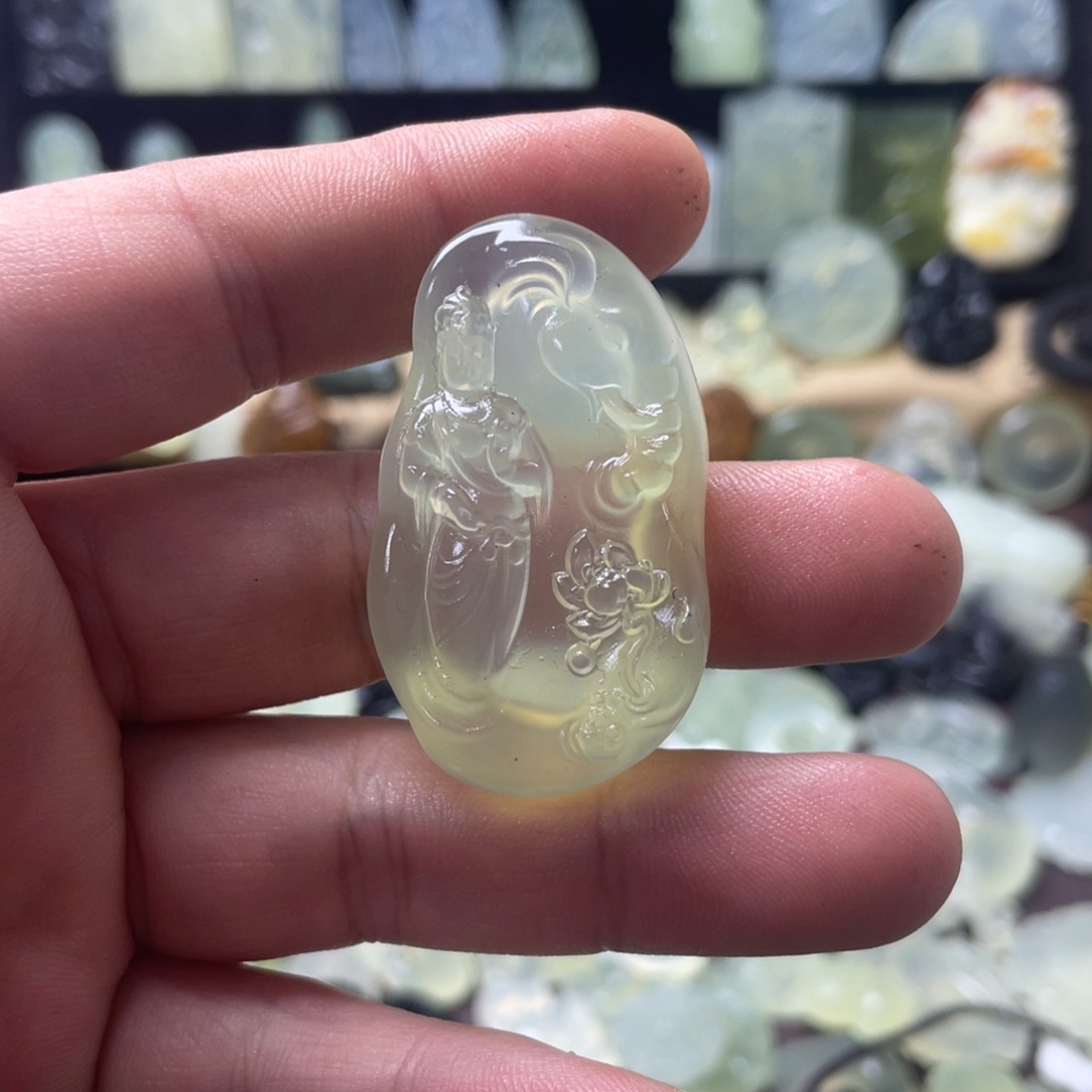 蛇纹石玉颈饰未镶嵌