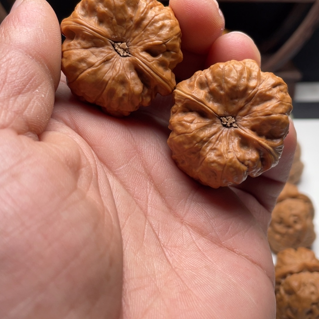 A***@文玩核桃吊坠蛤蟆头核桃 38