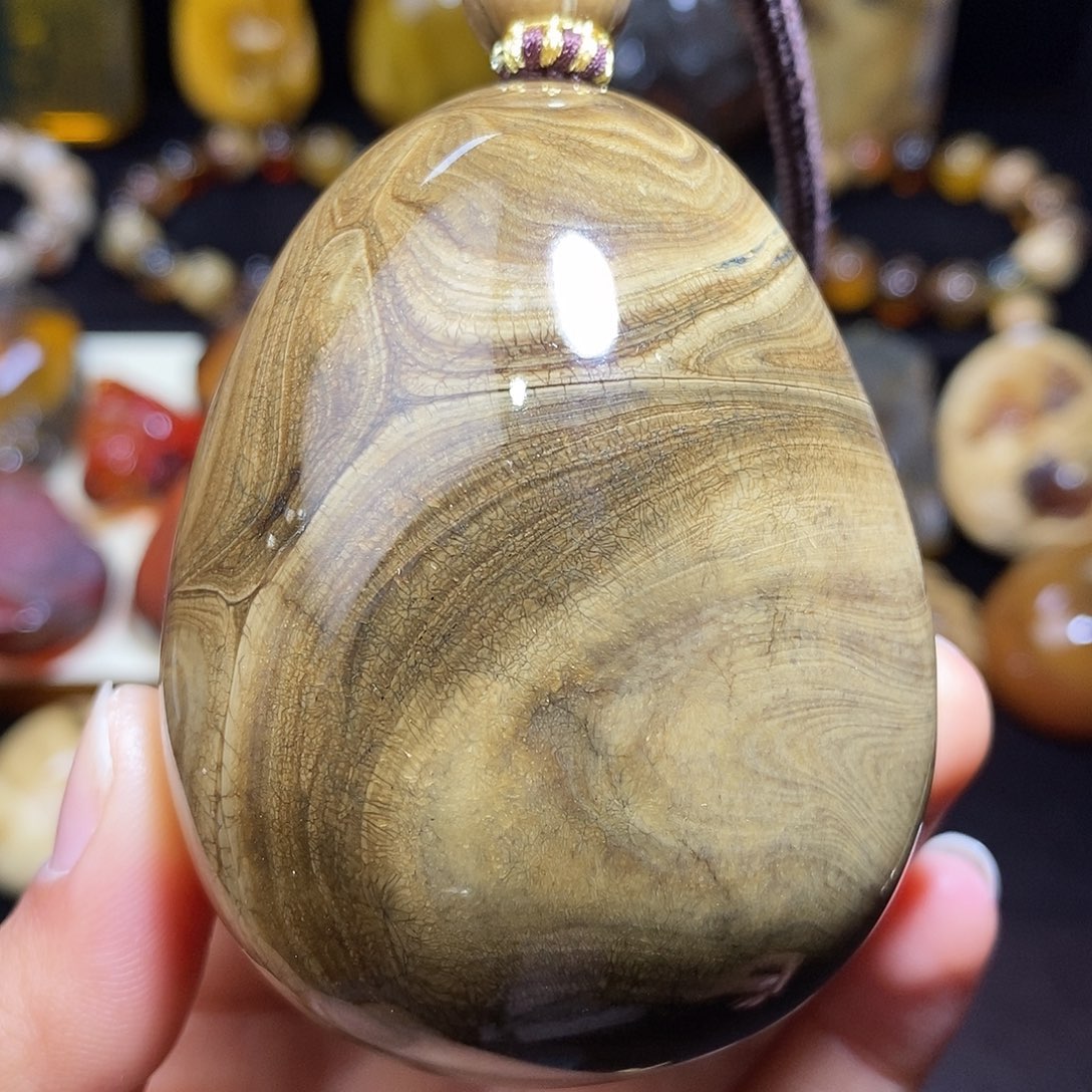 琥珀颈饰未镶嵌78克