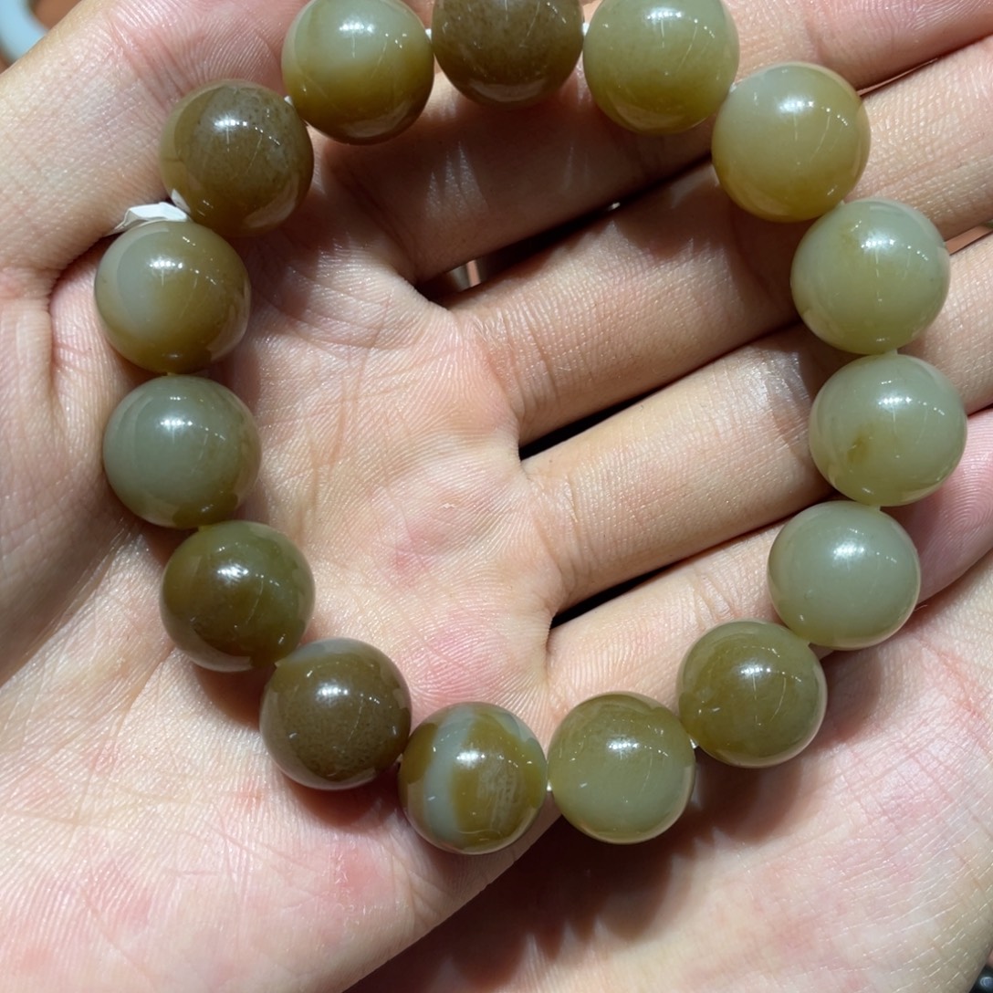 华***仔和田玉（糖玉）未镶嵌手链