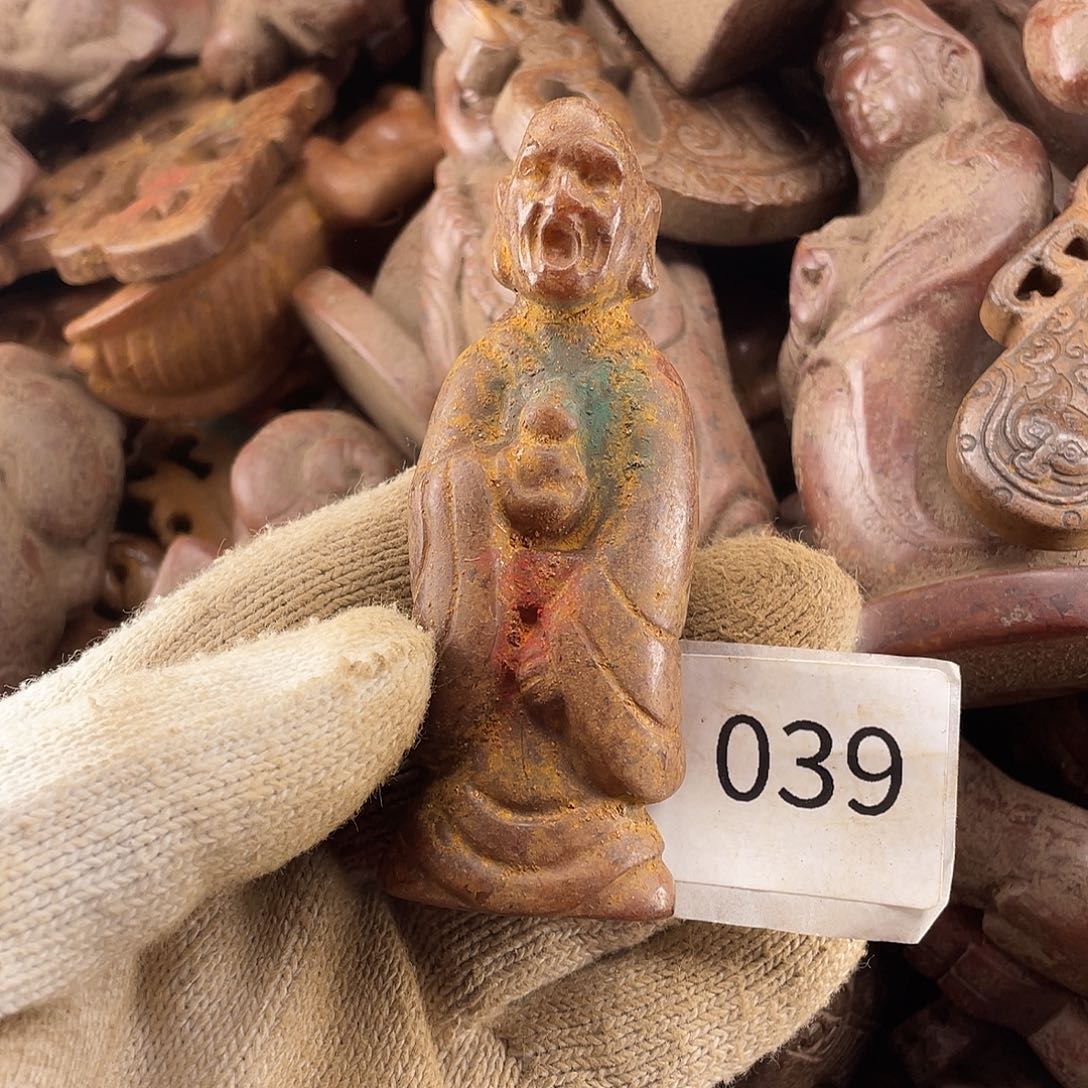 和田玉（糖玉）未镶嵌挂件