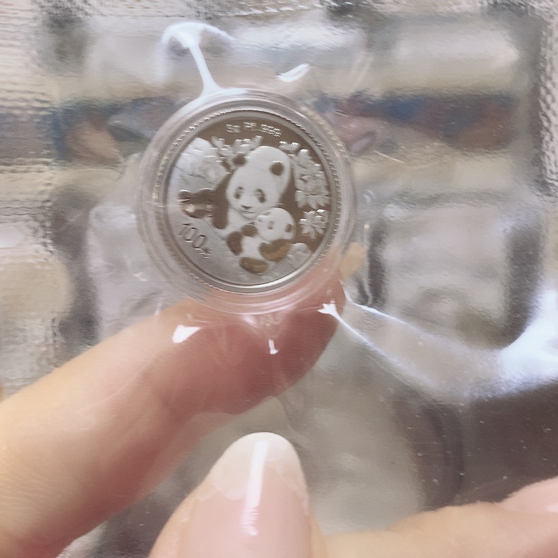 纯铂24年熊猫铂金3克原盒证