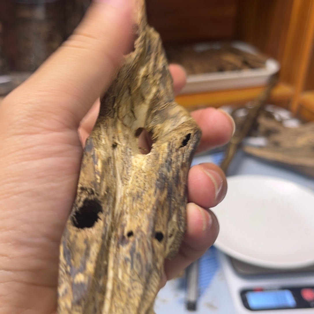 沉香沉香碎屑透顶绿45克