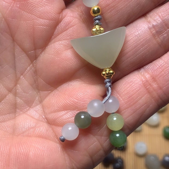 和田玉未镶嵌珠宝奇石