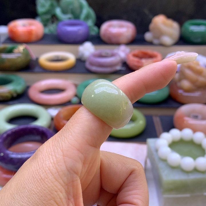 *****石英岩玉未镶嵌13468975444