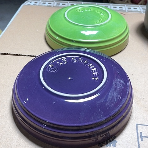 微瑕，不能明火，口径20，高度4紫，绿针孔拖釉黑点