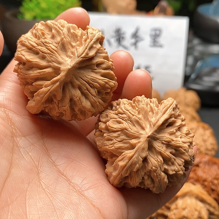 文玩核桃吊坠山地苹果42尺