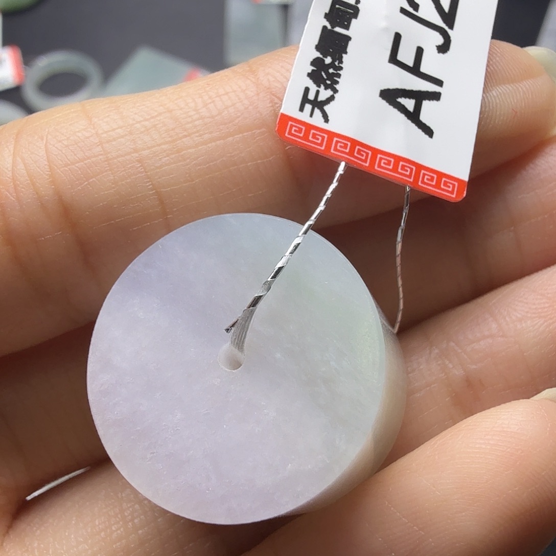 毛***^翡翠未镶嵌颈饰天然缅甸翡翠A货