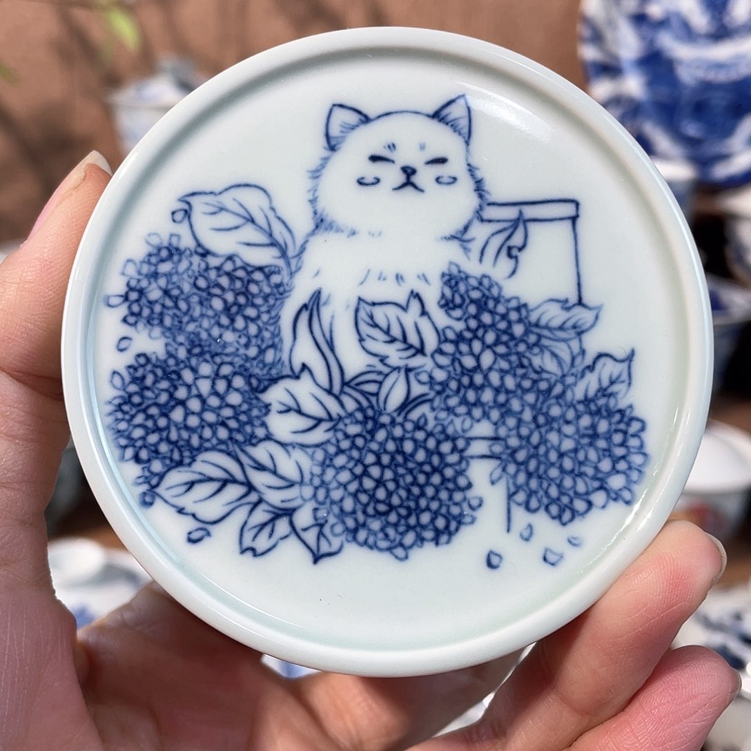 青花手绘猫咪盖置