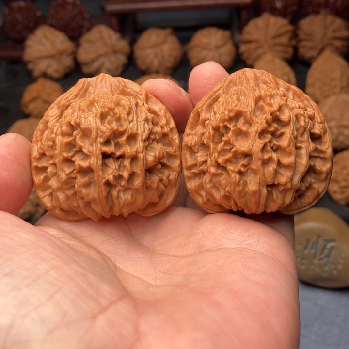 文玩核桃把件野生龙尊44