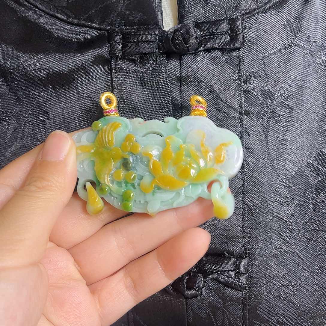 翡翠颈饰未镶嵌俏色如意