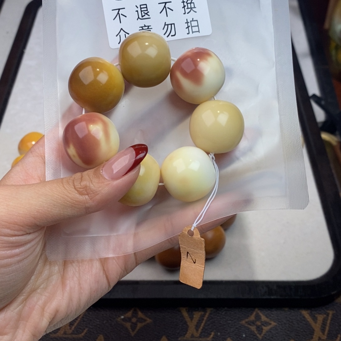 白玉菩提手串不***鱼690瑕疵不退不换