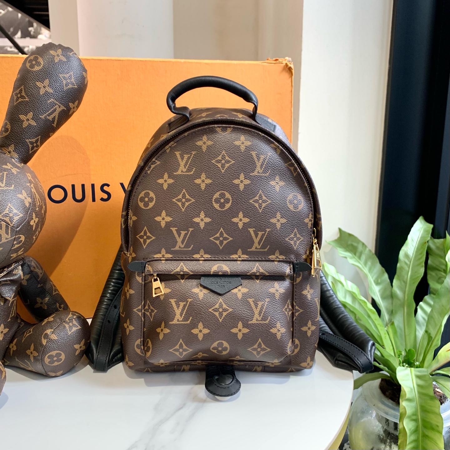99新 LouisVuitton/路易威登 Palm Springs小号老花双肩包/0087