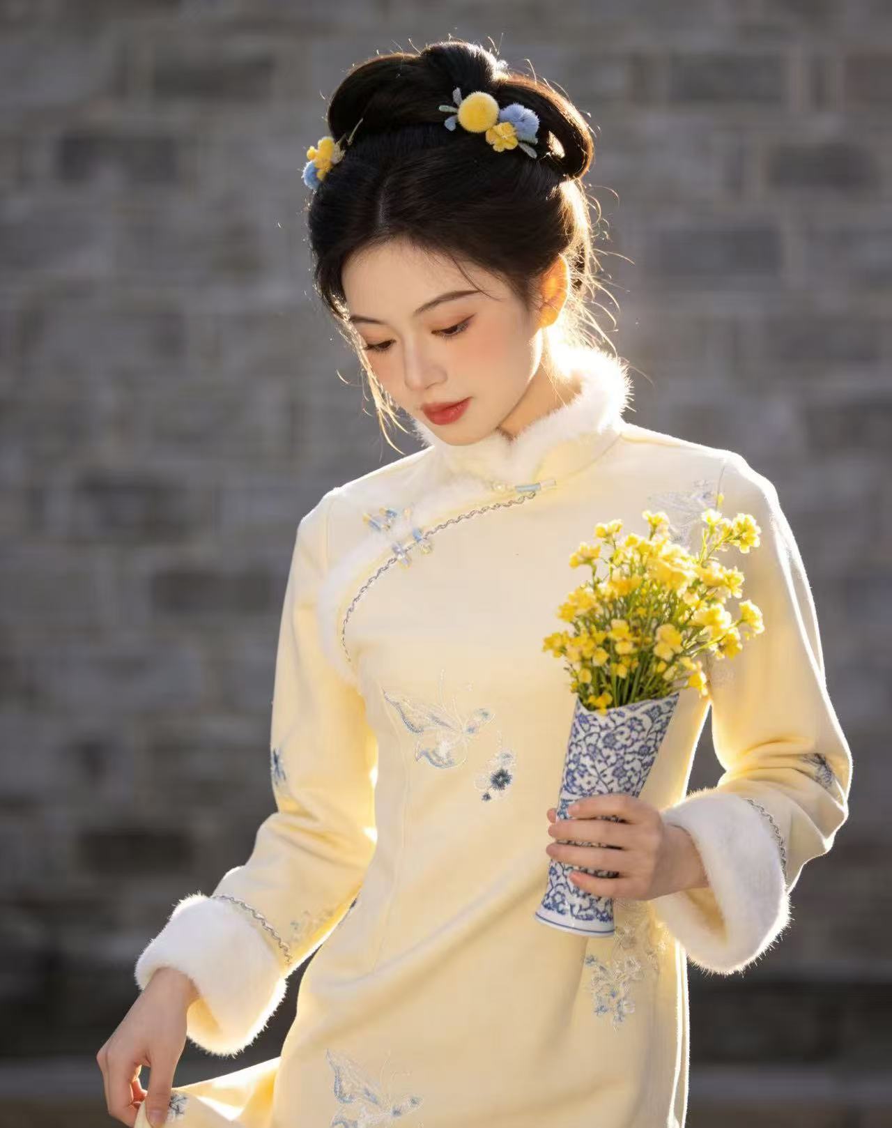 Z 1609 米色  刺绣  蝴蝶   双边  加厚 白毛领 【颜色直播间为准】