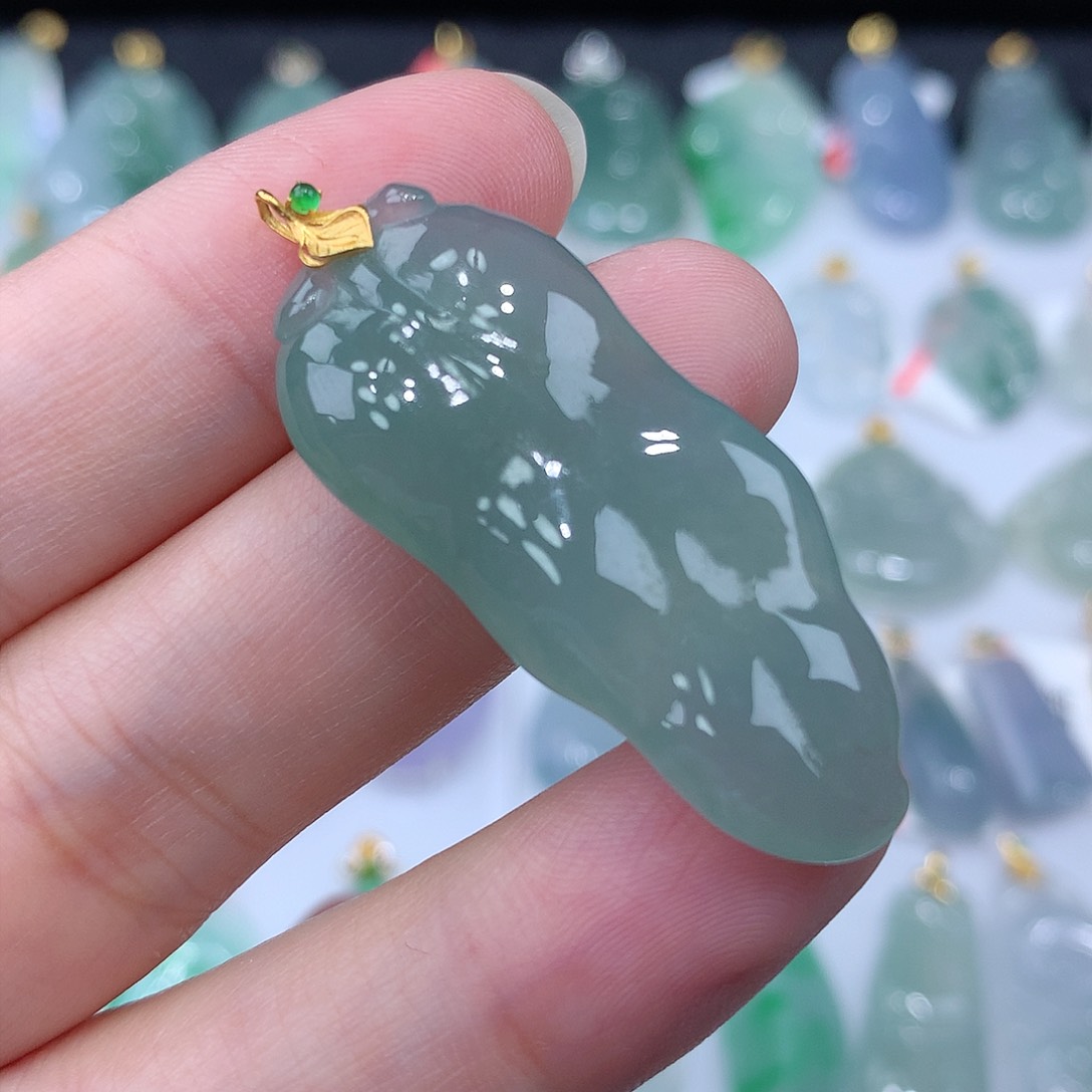 翡翠颈饰18K金镶嵌叶子