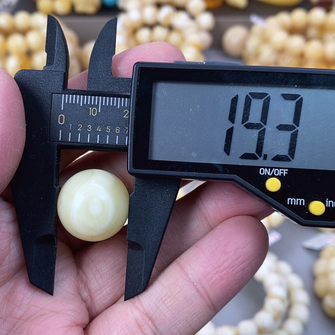 蜜蜡未镶嵌珠宝奇石4.1g